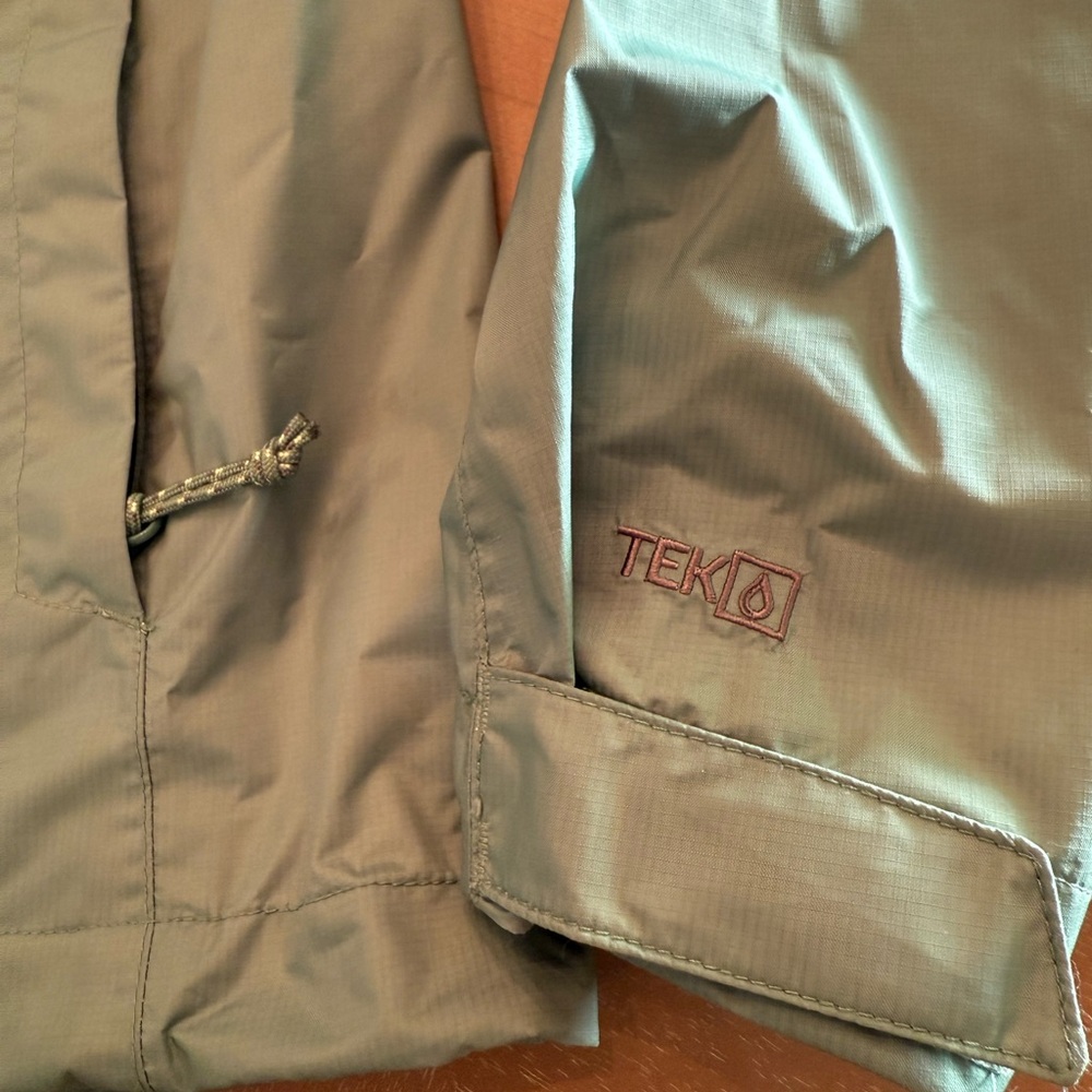 L.L. Bean Trail Model Rain Jacket - Picture 5 of 9